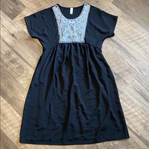 Short sleeved black dress with pockets-size medium